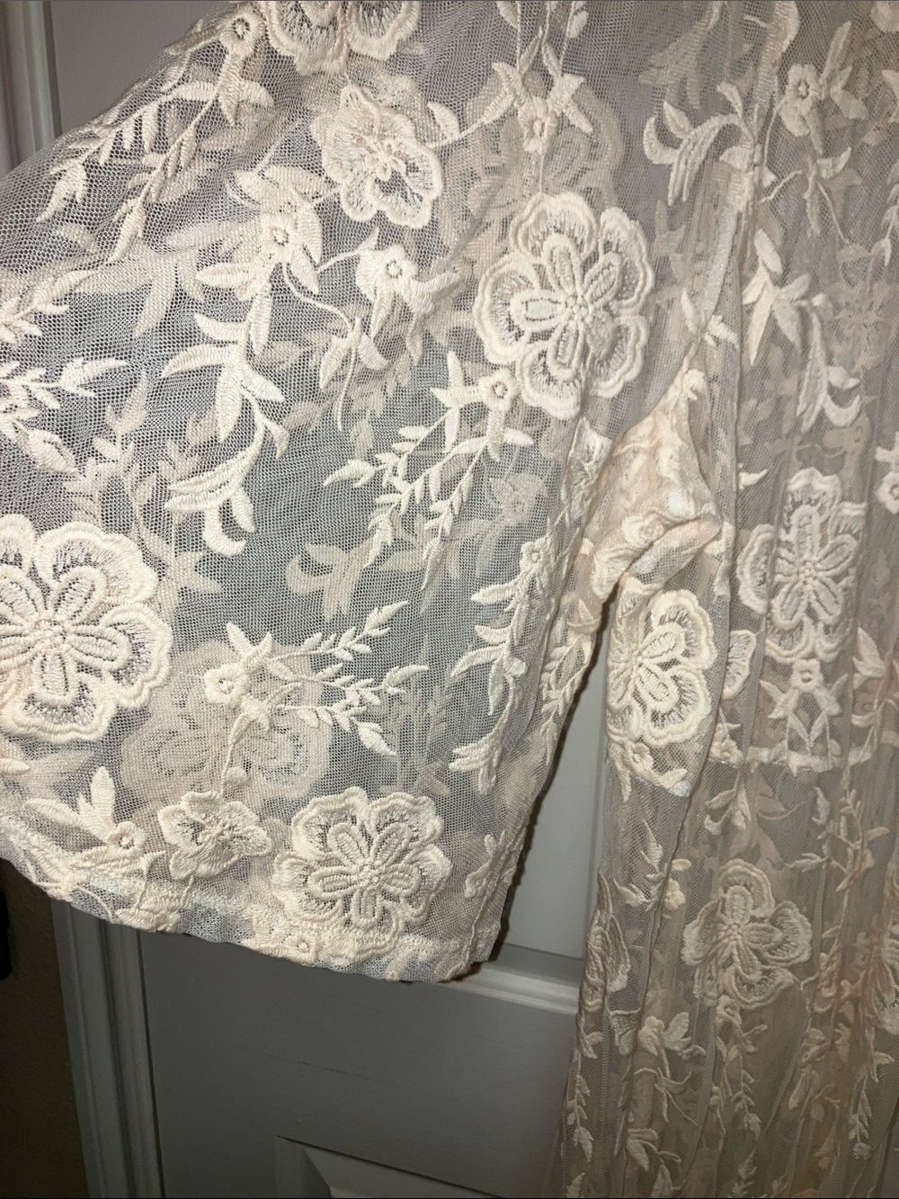 Gorgeous! Torrid Ivory Floral Lace Kimono/Duster Size 3X - Picture 5 of 7